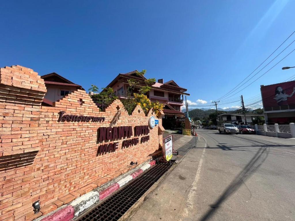 Ngamta Hotel Mae Hong Son Bagian luar foto
