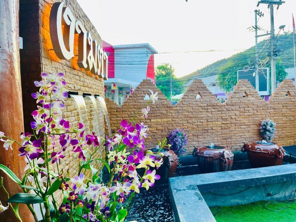 Ngamta Hotel Mae Hong Son Bagian luar foto