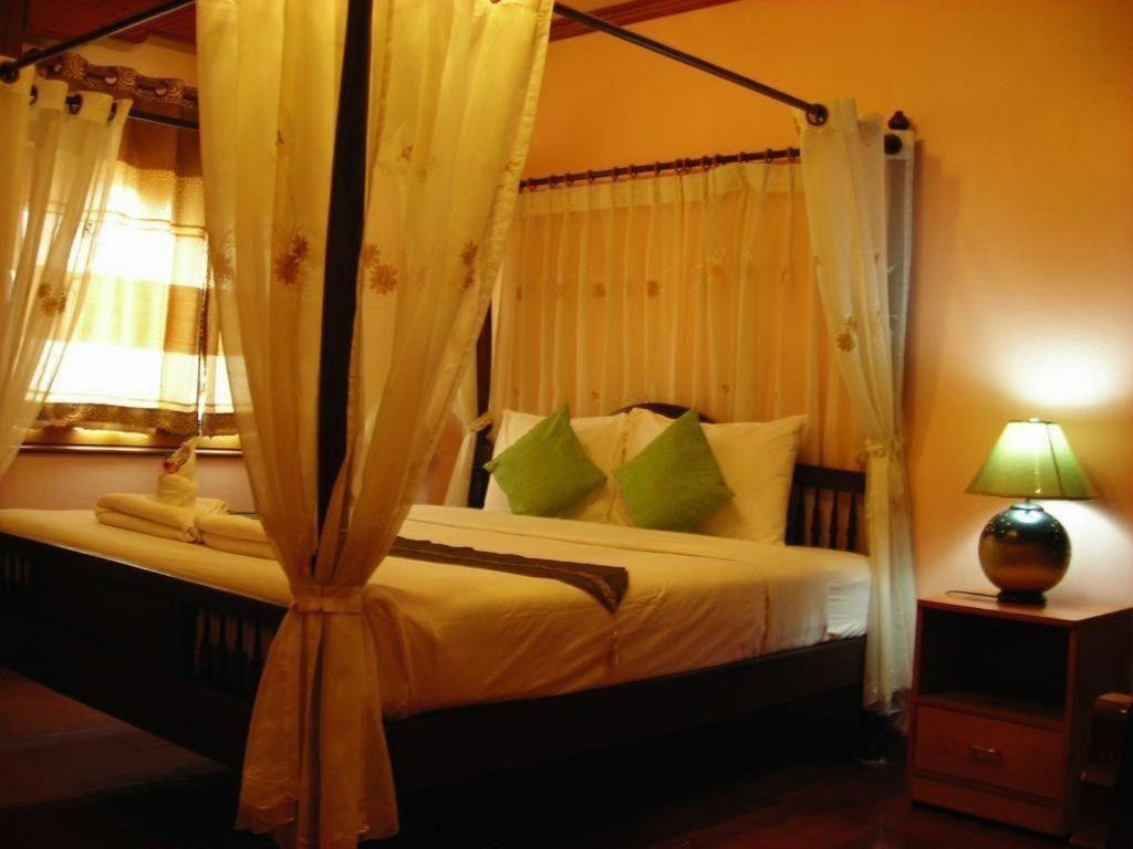 Ngamta Hotel Mae Hong Son Bagian luar foto