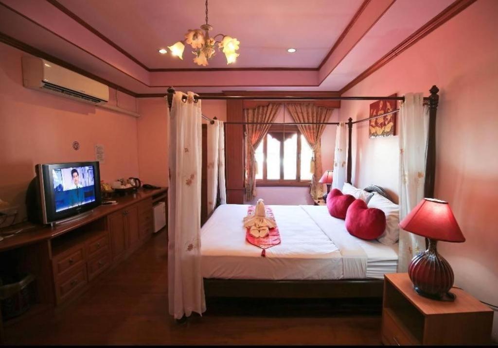 Ngamta Hotel Mae Hong Son Bagian luar foto