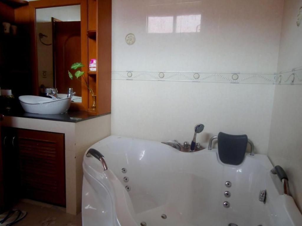 Ngamta Hotel Mae Hong Son Bagian luar foto