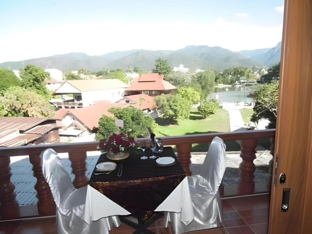 Ngamta Hotel Mae Hong Son Bagian luar foto